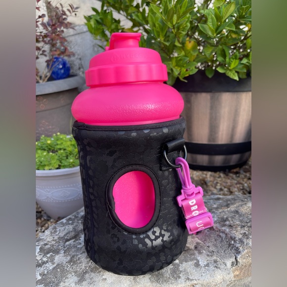 Used once! Neon pink HydroJug with black leopard sleeve with shoulder strap - Picture 4 of 4